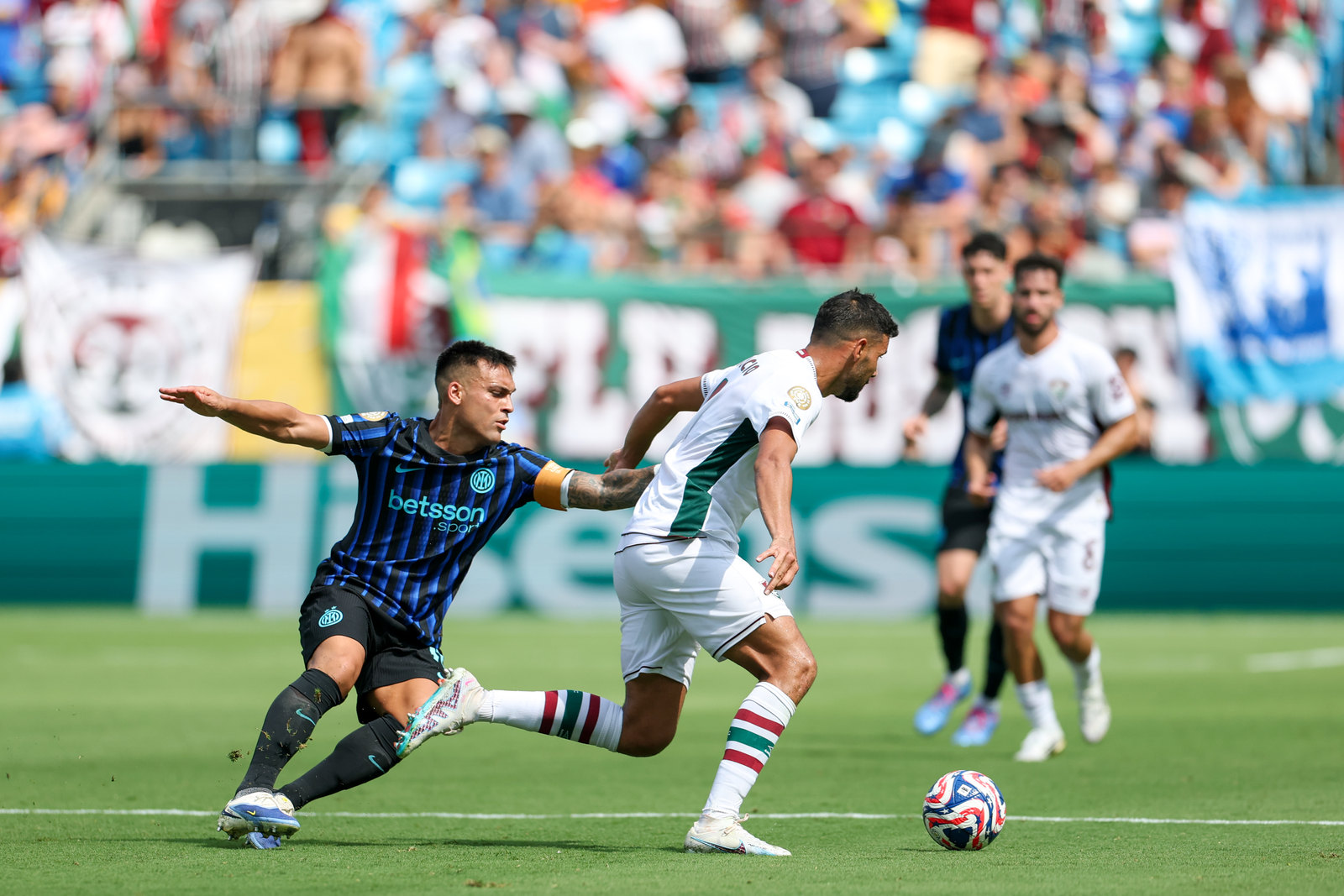 欧超杯赛程吃紧,AC米兰今晚远射贴柱,球迷炸锅,年轻球员得到机会的简单介绍 欧超杯赛程吃紧,AC米兰今晚远射贴柱,球迷炸锅,年轻球员得到机会的简单介绍